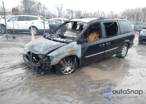 2006 Chrysler Town & Country Touring from USA, damaged, VIN 2A4GP54L46R717859